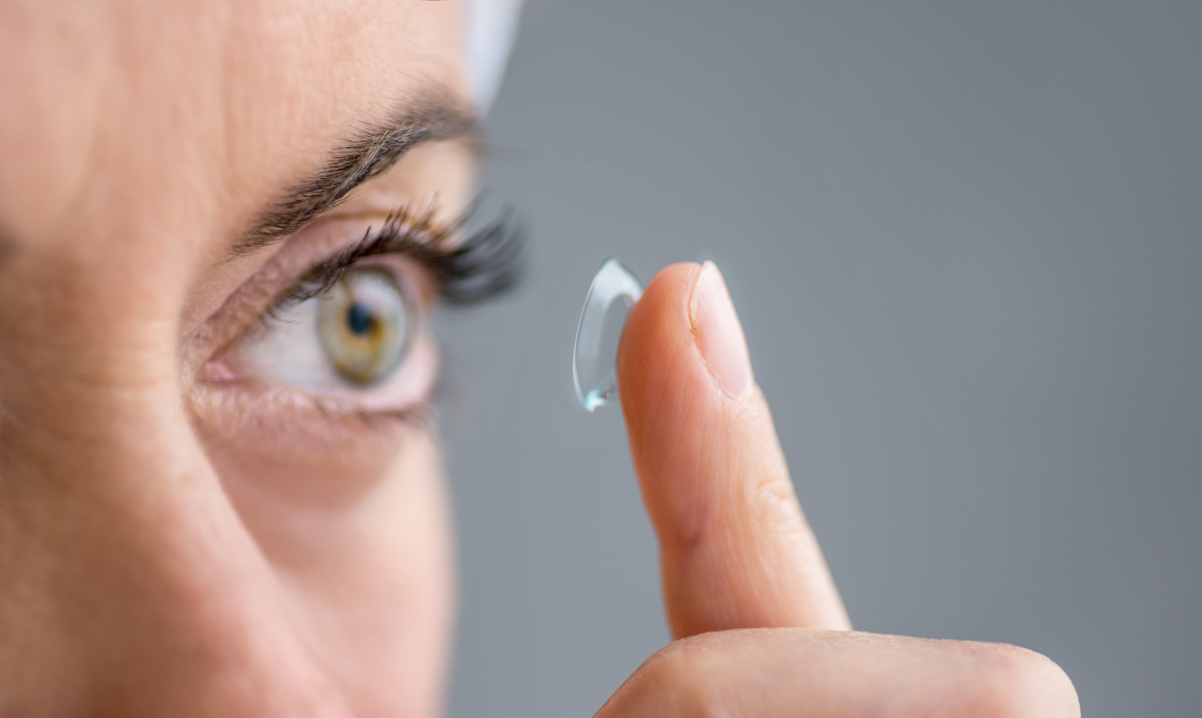 Линзы для глаз коррекция зрения. Ортокератологические линзы. Ночные контактные линзы для коррекции зрения. Ночные линзы на глазах. Ортокератологическая контактная линза это.